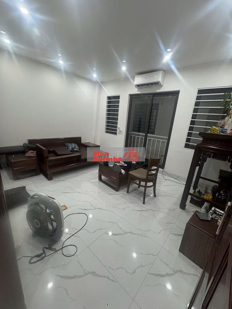 Chính chủ bán căn liền kề góc An thắng. Dt 32m/ sổ, thực tế 41m2