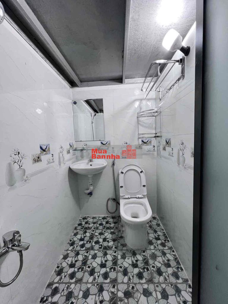 150m2(9.2x18)Chdv 6 tầng thang máy 20PN có gác dòng tiền 100tr/th HXH