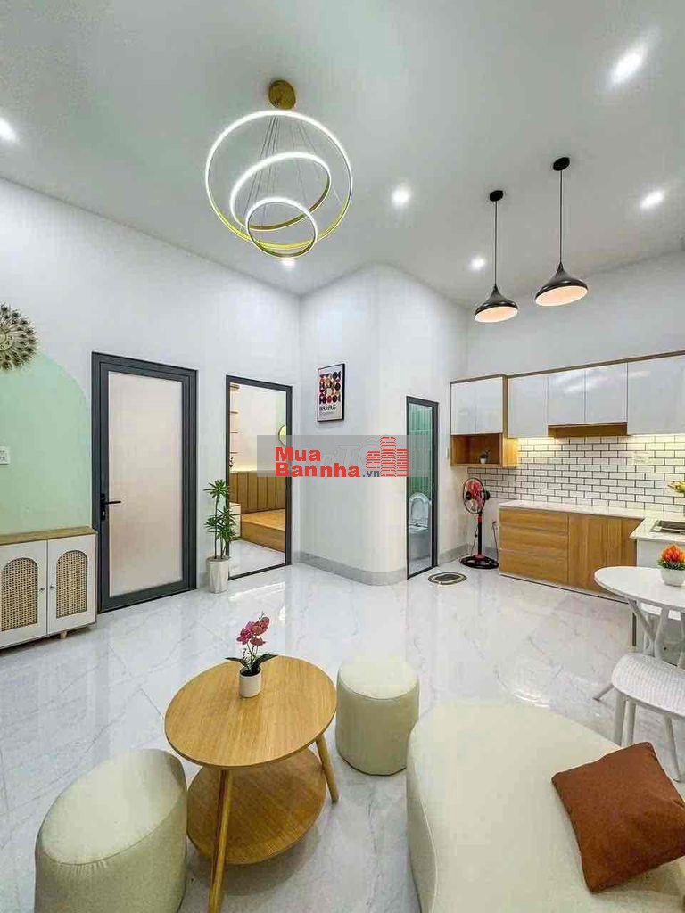 BÁN. NHÀ HẺM 44 ĐƯỜNG CMT8
