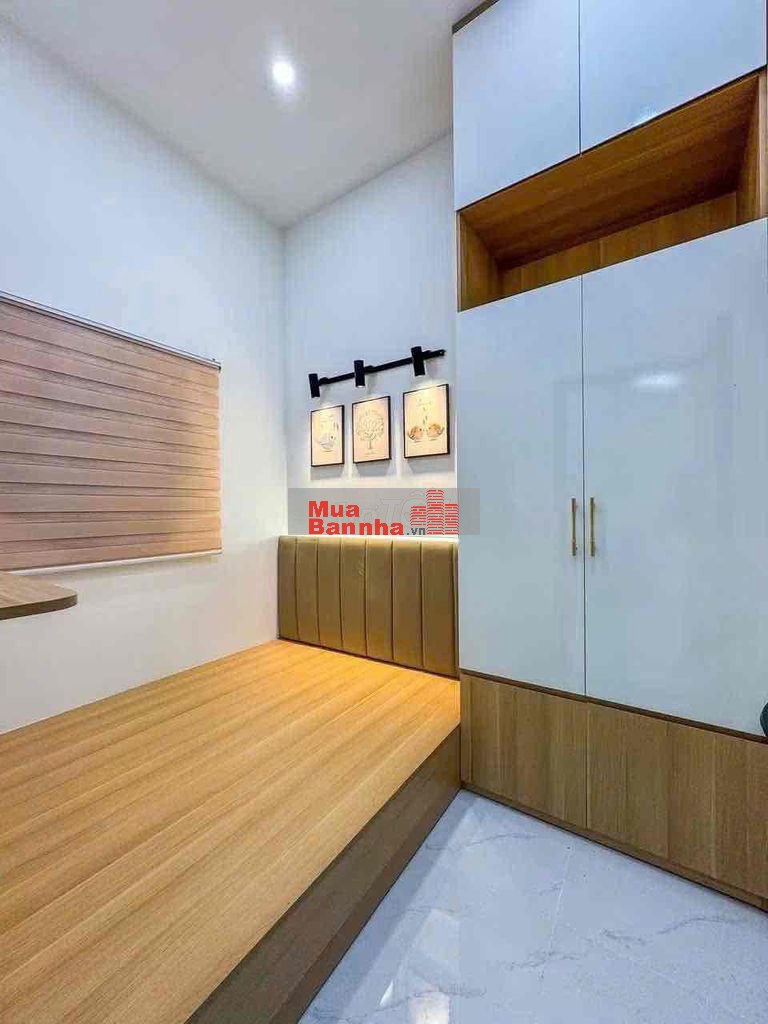 BÁN. NHÀ HẺM 44 ĐƯỜNG CMT8