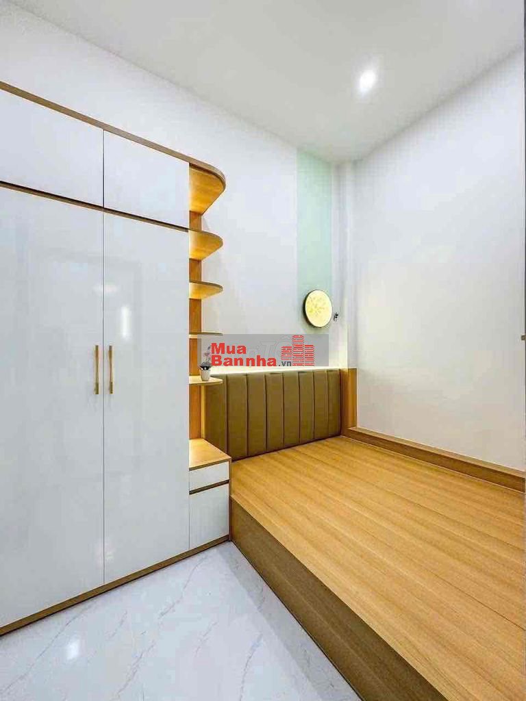 BÁN. NHÀ HẺM 44 ĐƯỜNG CMT8