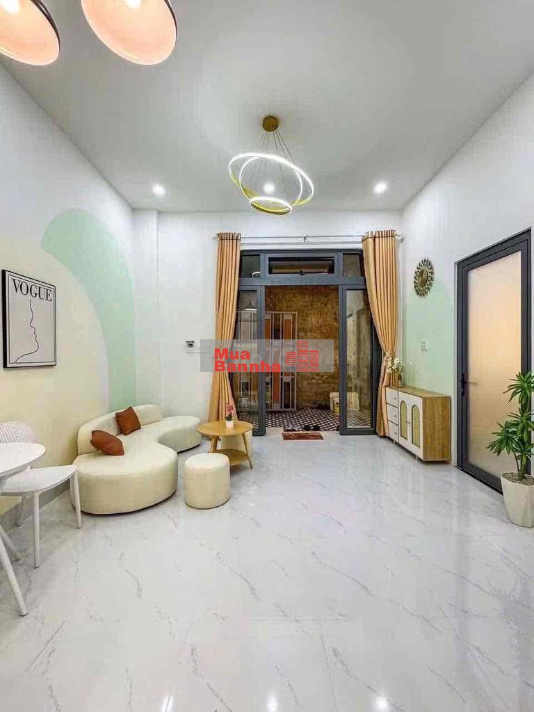 BÁN. NHÀ HẺM 44 ĐƯỜNG CMT8