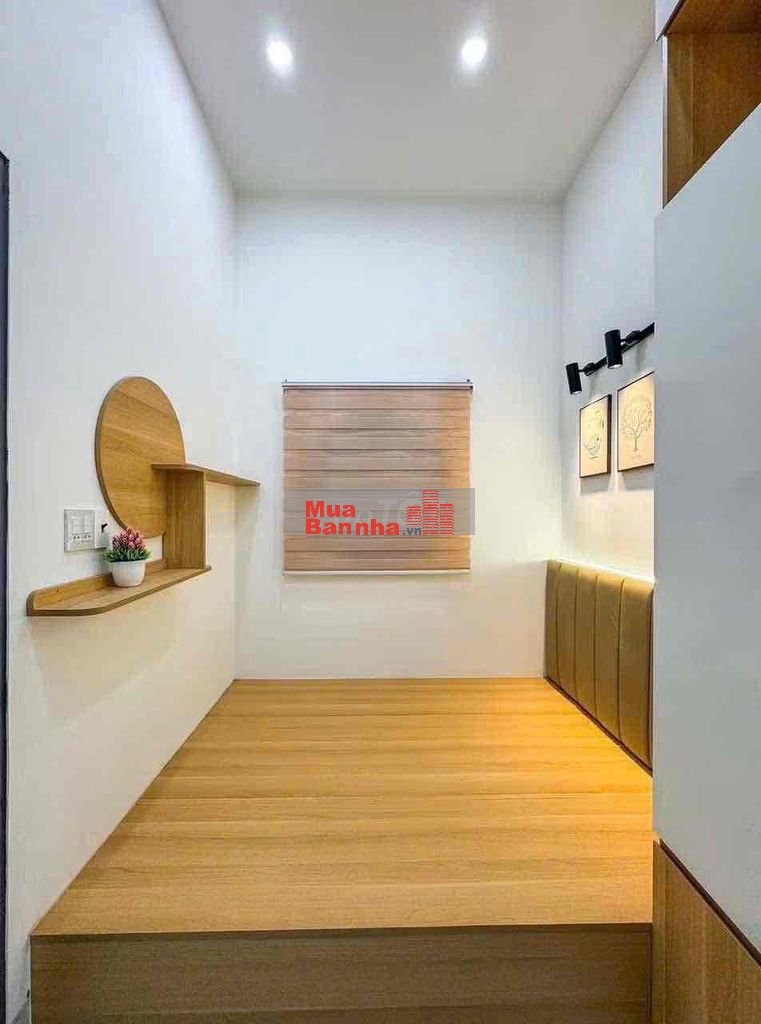 BÁN. NHÀ HẺM 44 ĐƯỜNG CMT8
