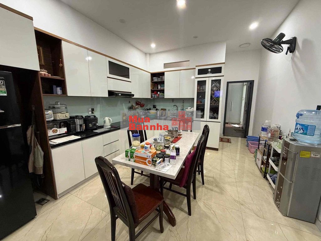 7 tầng Nhà MẶT TIỀN 202m2+chdv phía sau dòng tiền 80tr/th khu sân bay