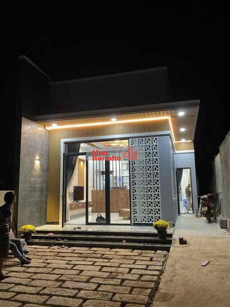 Nhà tại khu công nghiệp visip 2 , gần chợ và trường học , sân đậu ô tô