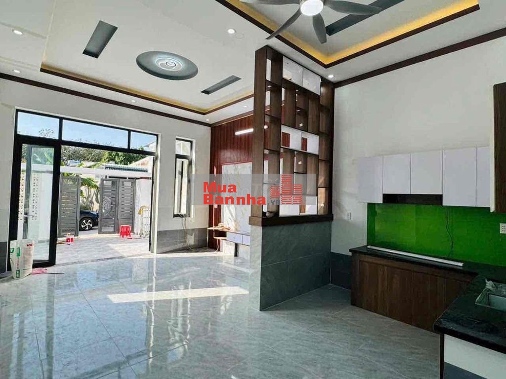 Nhà tại khu công nghiệp visip 2 , gần chợ và trường học , sân đậu ô tô