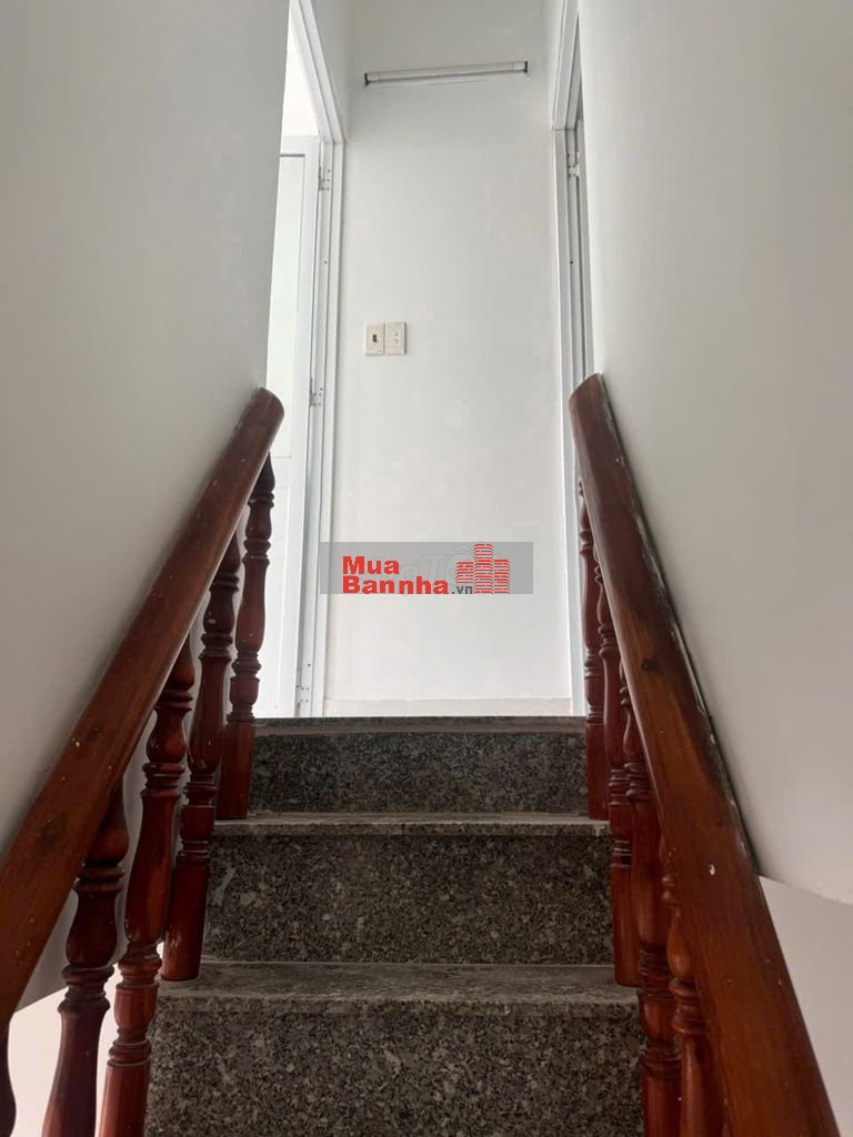 Nhà sổ hồng riêng 2 tỷ 350 Quận 12, không dính quy hoạch