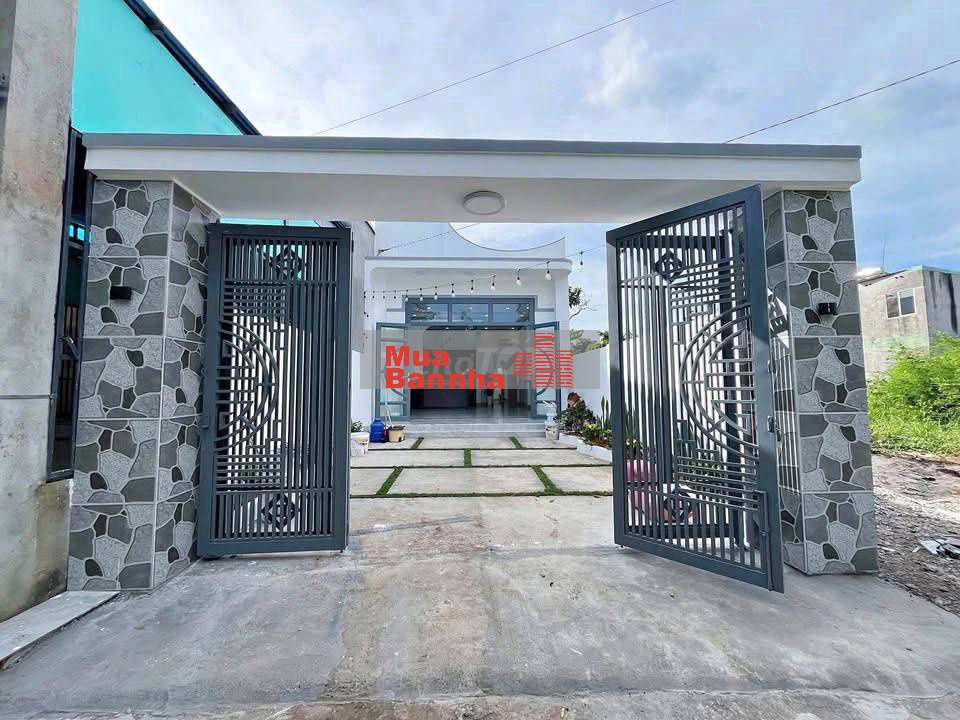 BÁN NHÀ CẤP 4 ĐANG CHO THUÊ 10TR/THÁNG - SAU LƯNG CHỢ ĐẦU MỐI THỦ ĐỨC