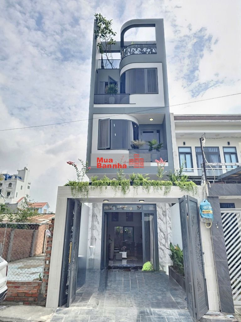 Nhà 3 Lầu Hoàn Công Full Nội Thất, gần Trung Tâm Hành Chính Dĩ An