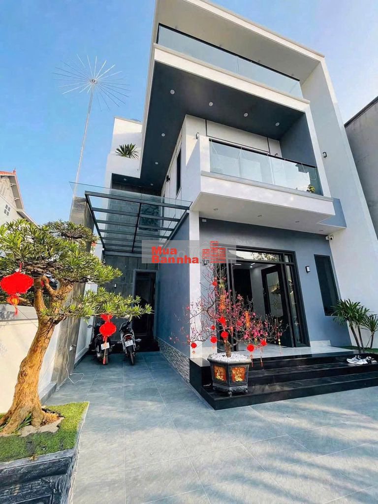 CHỦ NGỘP CẦN BÁN NHANH NHÀ LẦU GIÁ NÀO CŨNG BÁN NGAY TRUNG TÂM PHƯỜNG