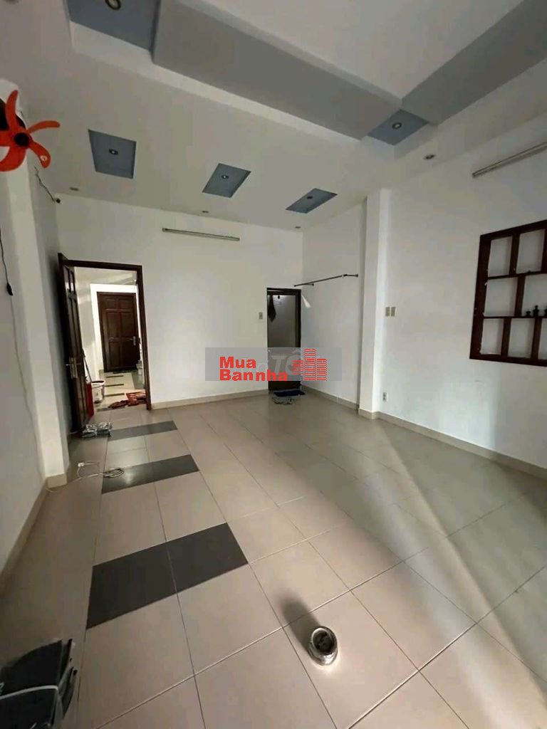 bán nhà mặt tiền