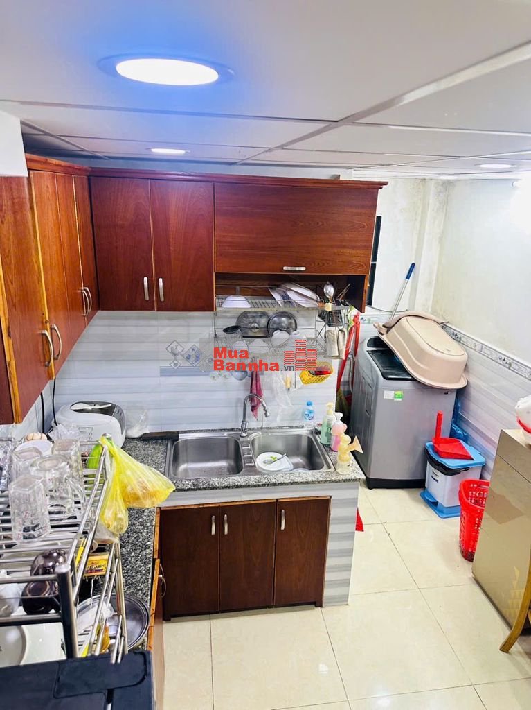 CHỈ 4.2 tỷ hẻm 6m 2 tầng 2PN rộng ở ngay