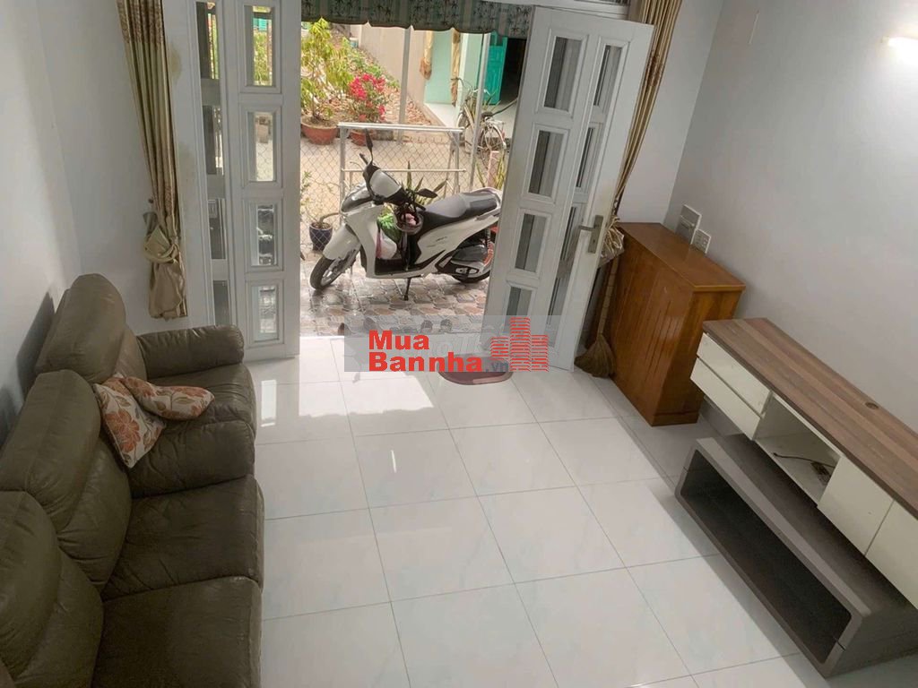 Nhà sổ hồng riêng gần làng đại học phước kiển .