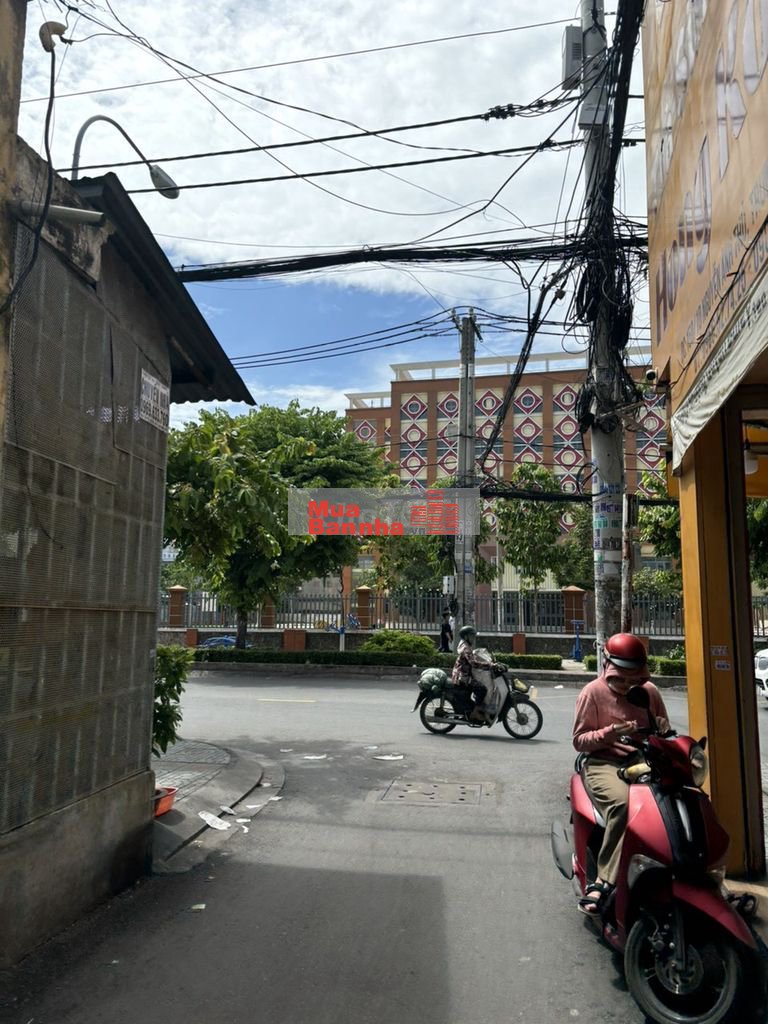 Nhà Trưng Vương 3 ngay Trường CĐ Giao thông vận tải 5.2x18m, 4PN