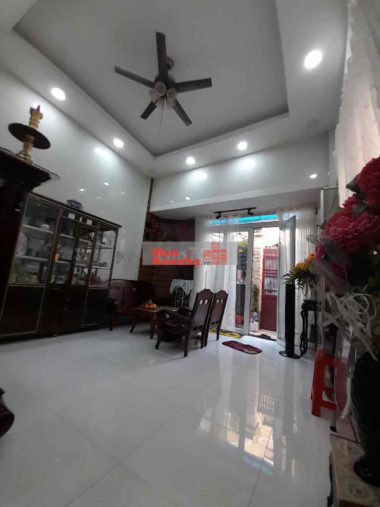 Nhà gần các khu tiện ich