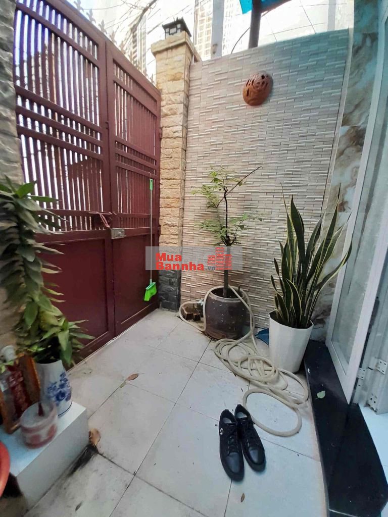 Nhà gần các khu tiện ich