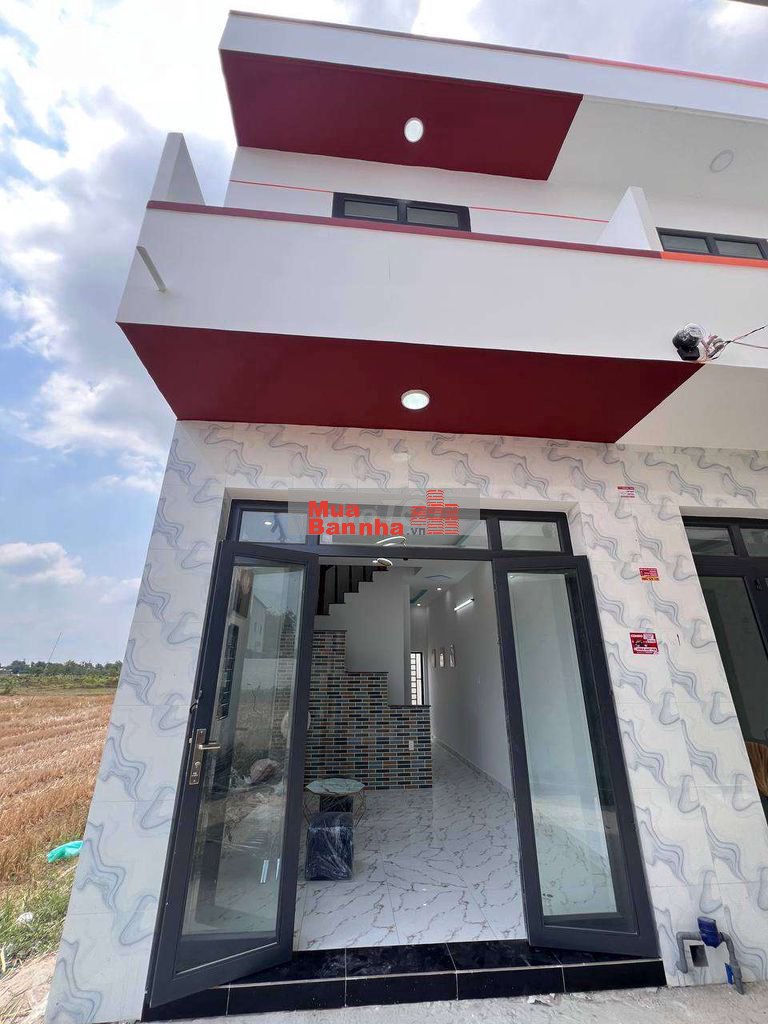 Nhà mới xây xong ngay Ngã 3 Tân Kim QL50