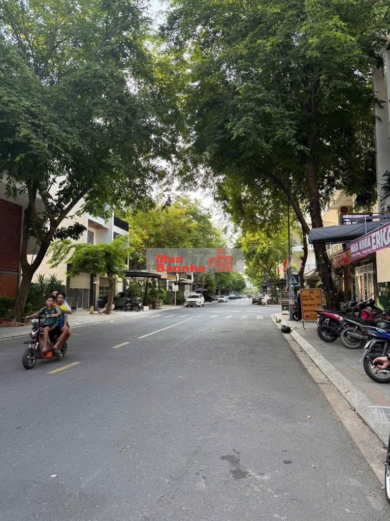 Cần bán tòa nhà căn hộ dịch vụ, 43p, doanh thu 210tr/tháng, Quận BT