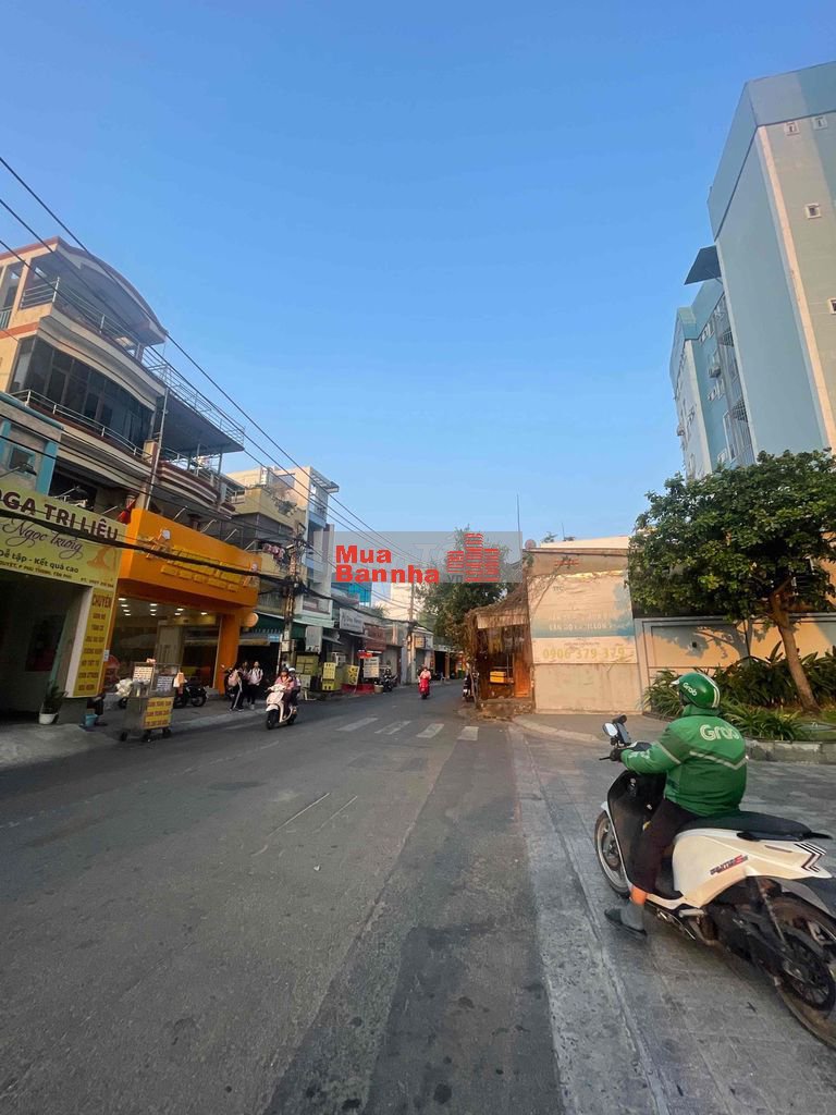 mặt tiền lương minh nguyệt, tân phú, giáp Q11. 4.2x18.5m trệt lầu