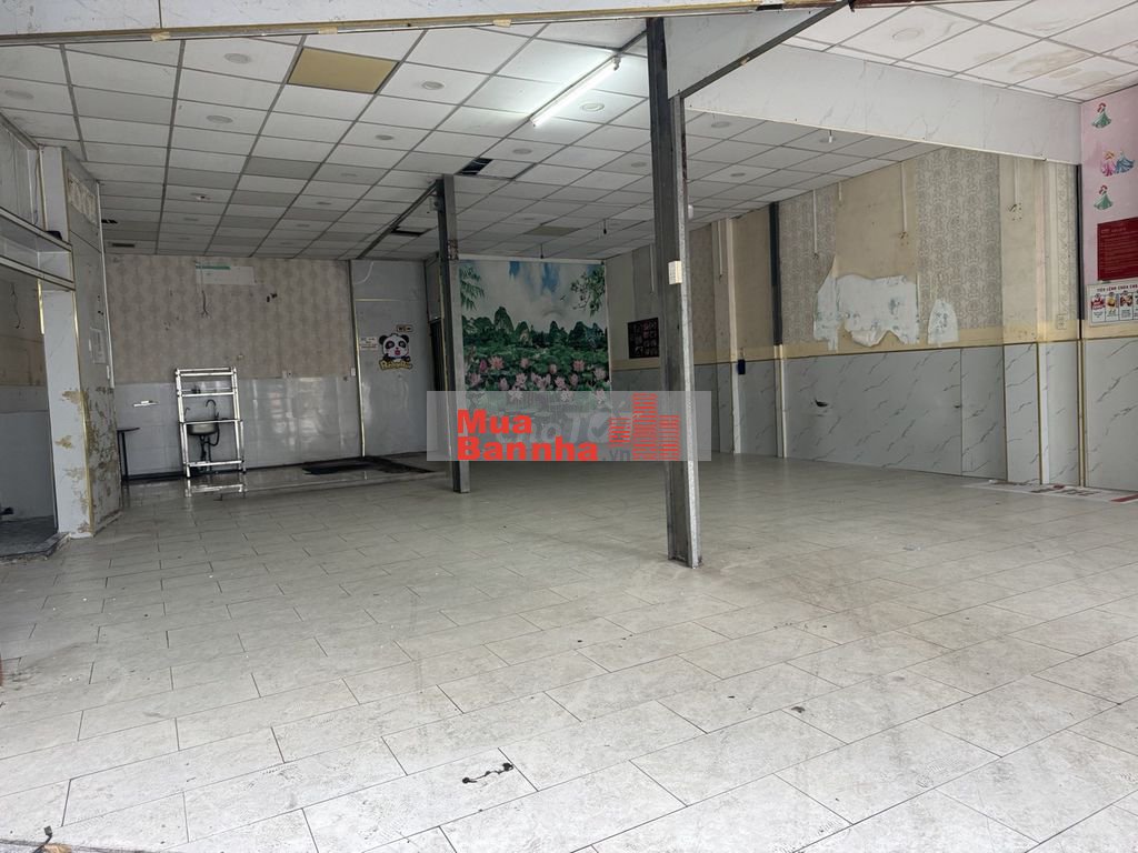 Bán nhà mặt tiền Quận Tân phú, DT:102m2, giá 13 tỷ (TL)