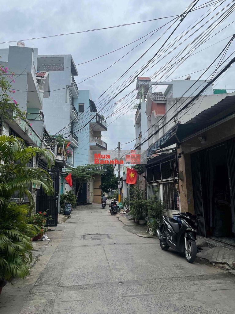 nhà 1/ đường số 10 thông liên khu 5-6, dt 100m2 trệt lầu hẻm 8m thông