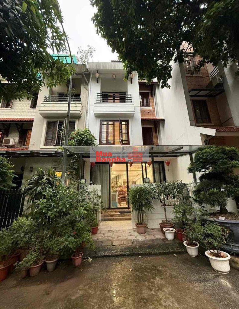 SIÊU BIỆT THỰ - VIP - TÂY HỒ - 104M - 4 TẦNG - DOANH. NHÂN - AN NINH