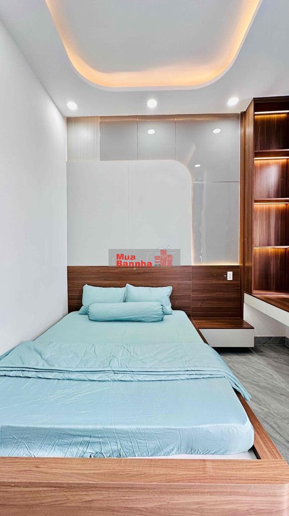 nhà mới xây giá 5,25 tỷ , 2 lầu , tặng nội thất