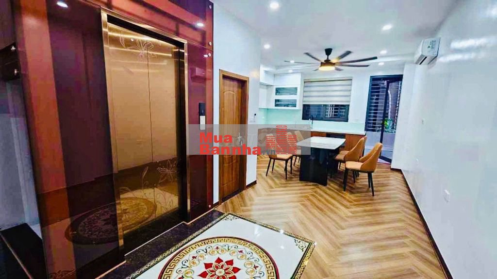 Cần bán hạ chào 9 tỷ tại KĐTM Định Công, lô góc 90m2, thang máy.