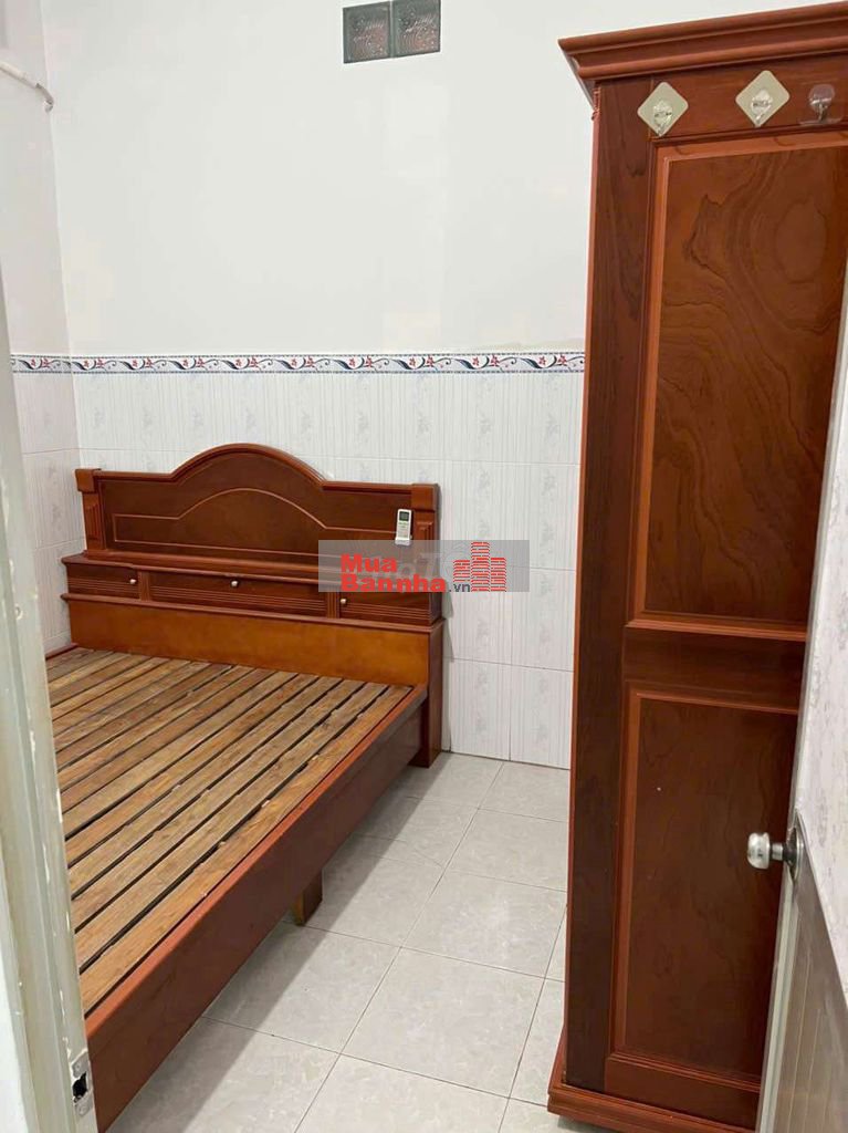 NHÀ ĐÚC LỬNG DT 4M x 15M