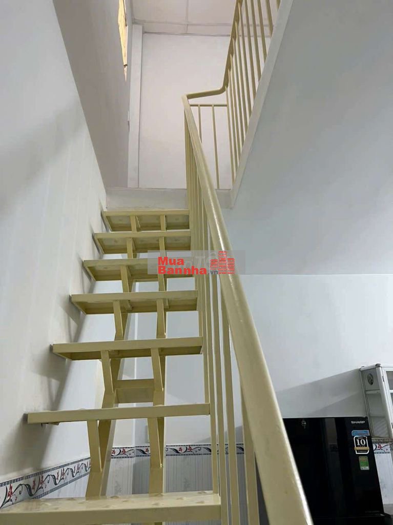 NHÀ ĐÚC LỬNG DT 4M x 15M