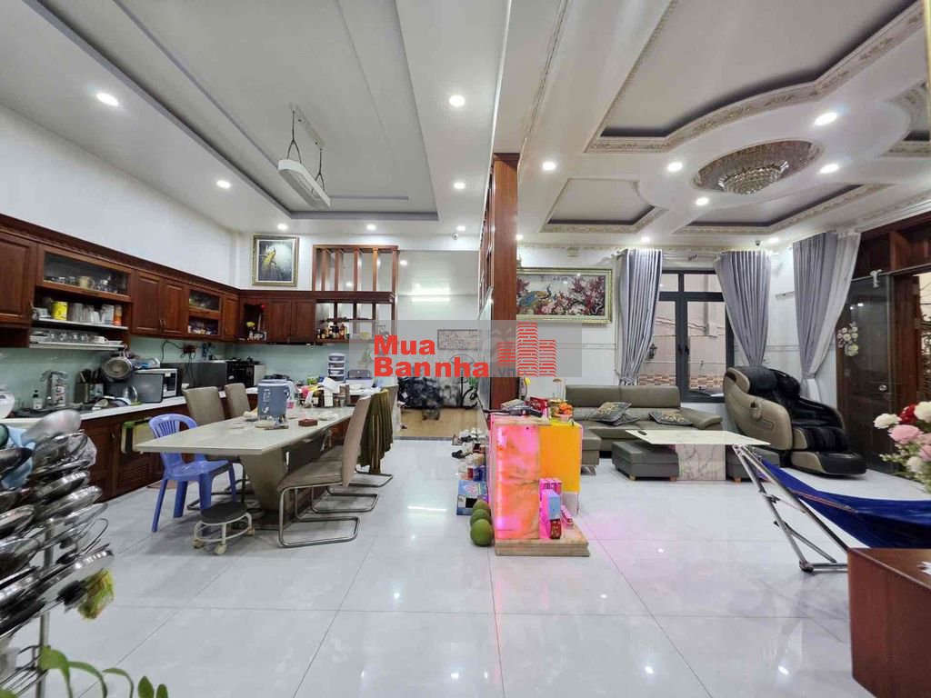MT 15m có Thang Máy, 4 tầng , Hoàng Lê Kha, 800m2.