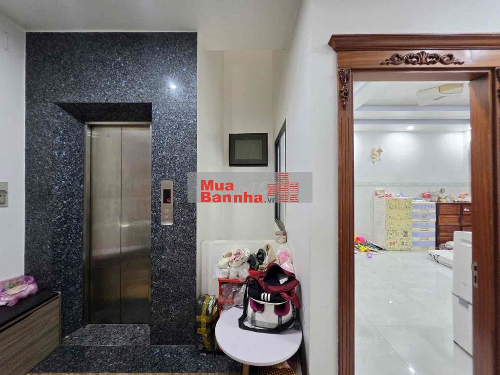 MT 15m có Thang Máy, 4 tầng , Hoàng Lê Kha, 800m2.