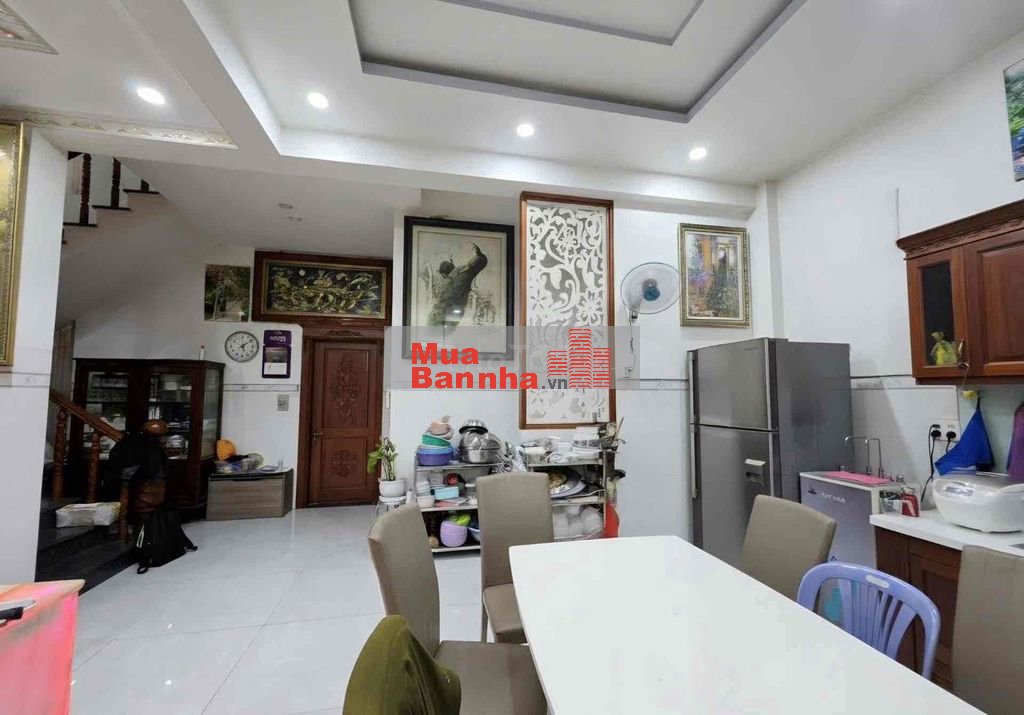 MT 15m có Thang Máy, 4 tầng , Hoàng Lê Kha, 800m2.