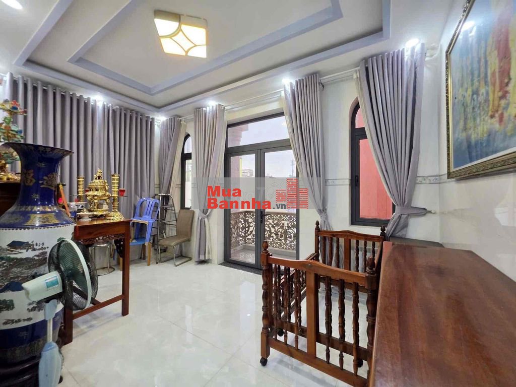 MT 15m có Thang Máy, 4 tầng , Hoàng Lê Kha, 800m2.
