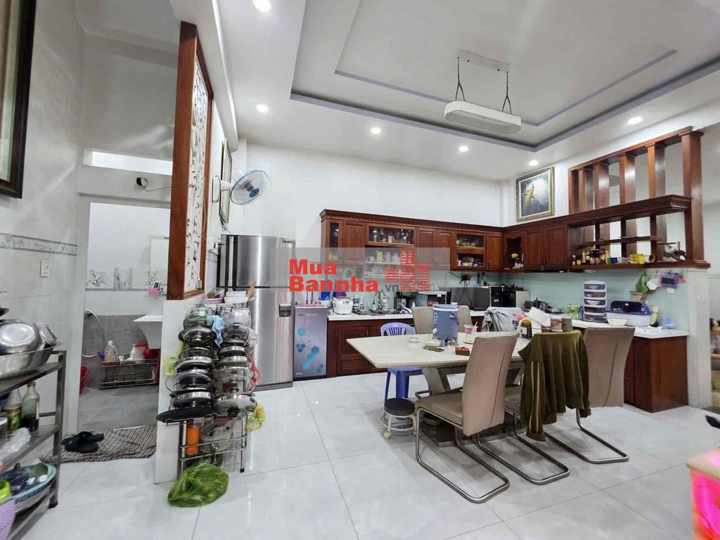 MT 15m có Thang Máy, 4 tầng , Hoàng Lê Kha, 800m2.