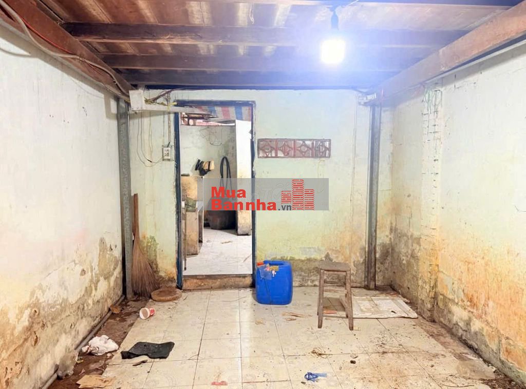 Cần bán Nhà Nát đường bê tông 4m Gần Chợ Hóc Môn – 929 Triệu, Sổ riêng