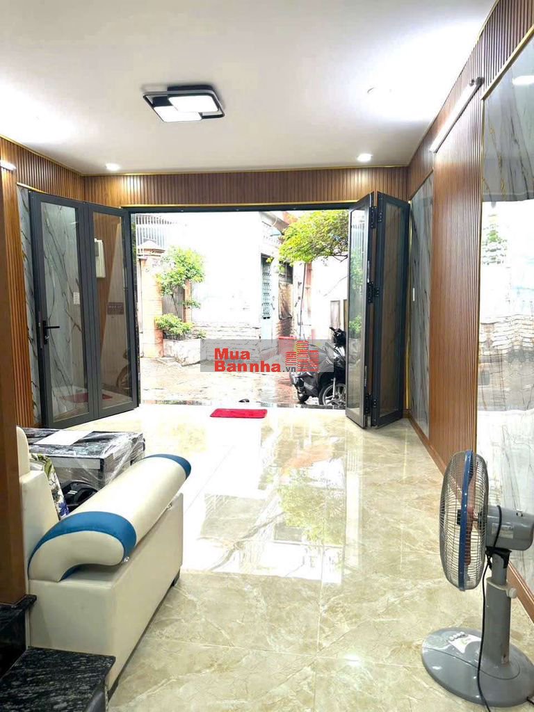 Nhà 3 phòng ngủ - Hẻm 4M - Gần Cầu Chà Và