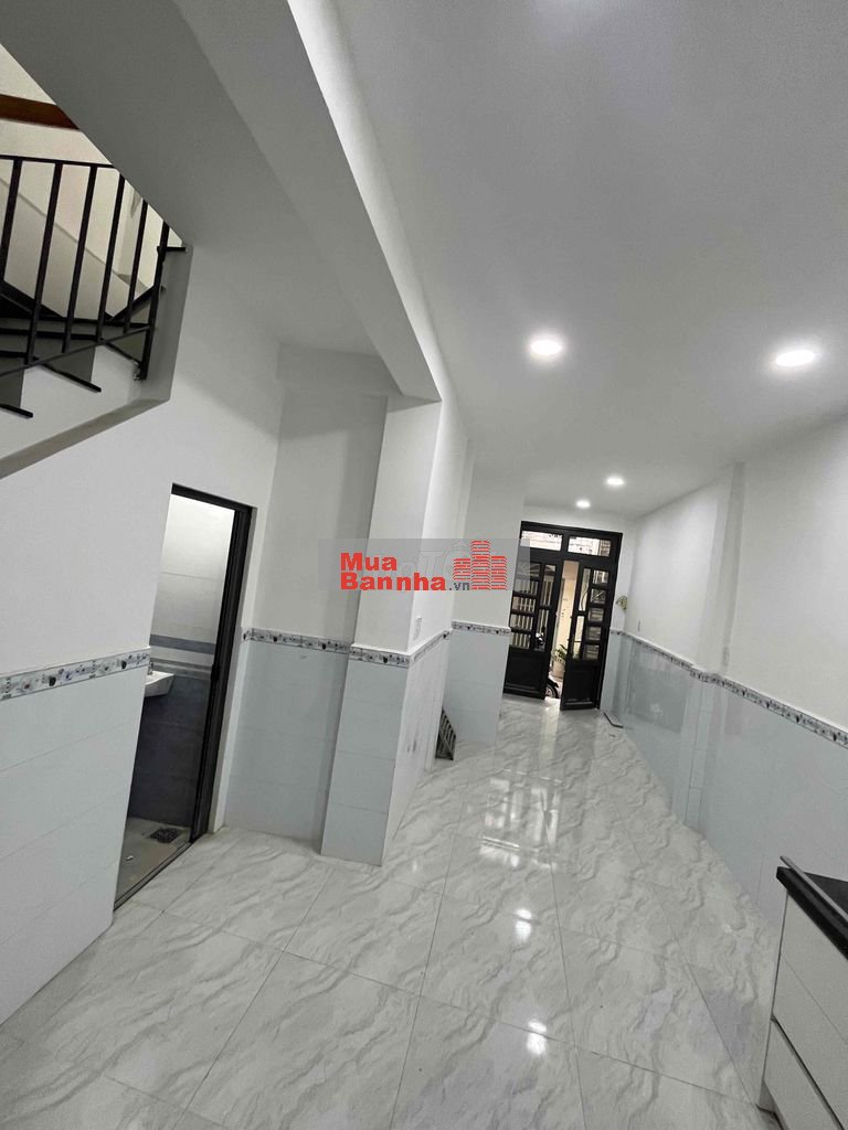 Chính chủ cần bán nhà Âu Cơ gồm 1lầu 1lửng sổ hồng hẻm xe máy thông tạ