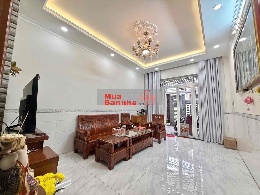 Bán nhà bên sông Phạm Văn Đồng, Gigamall, DTSD 199m2, HXH 6m, 8.8 tỷ