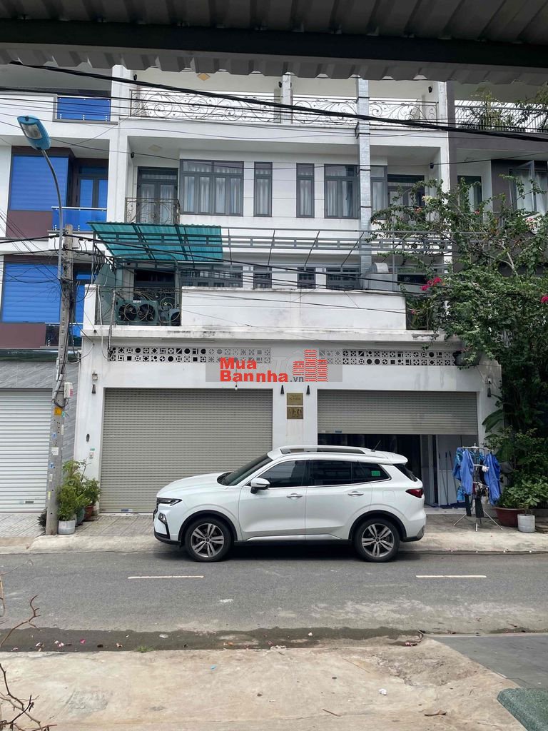 bán cặp nhà liền kề 575m2 sàn tiện làm căn hộ dịch vụ
