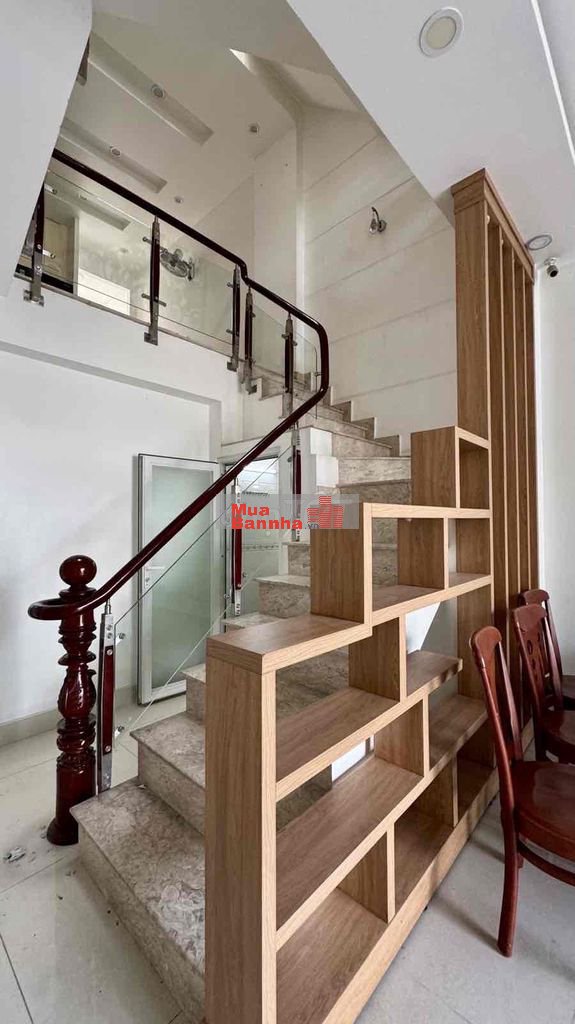 NHÀ MẶT TIỀN ĐƯỜNG 28 cách bệnh viện Lê Văn Thịnh tầm 300m - 4 Tầng