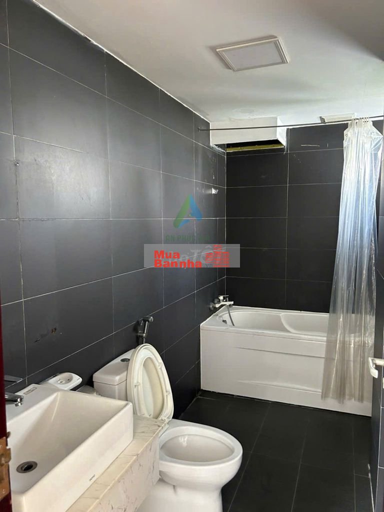 BÁN TÒA KHÁCH SẠN 6 TẦNG 17 PHÒNG KIỆT MỸ ĐA ĐÔNG 12 GIÁ 34 TỶ