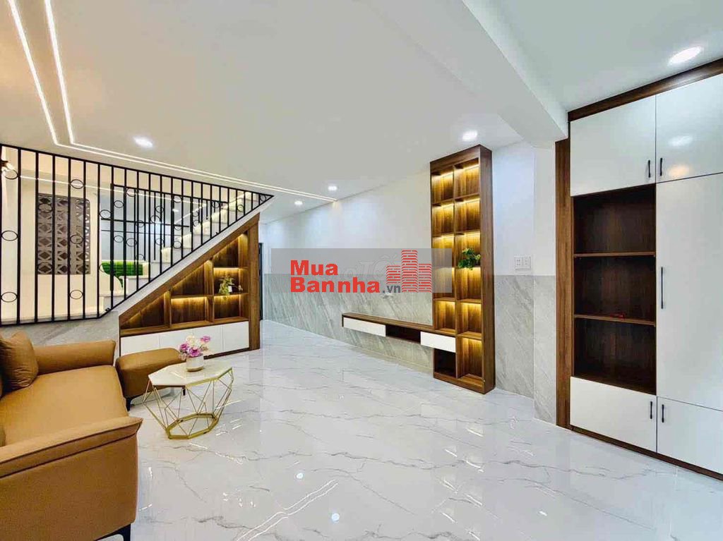 Nhà DT: 4m x 10.5m(Nở H.4.30m)Đúc 1lầu,full nội thất đầy đủ
