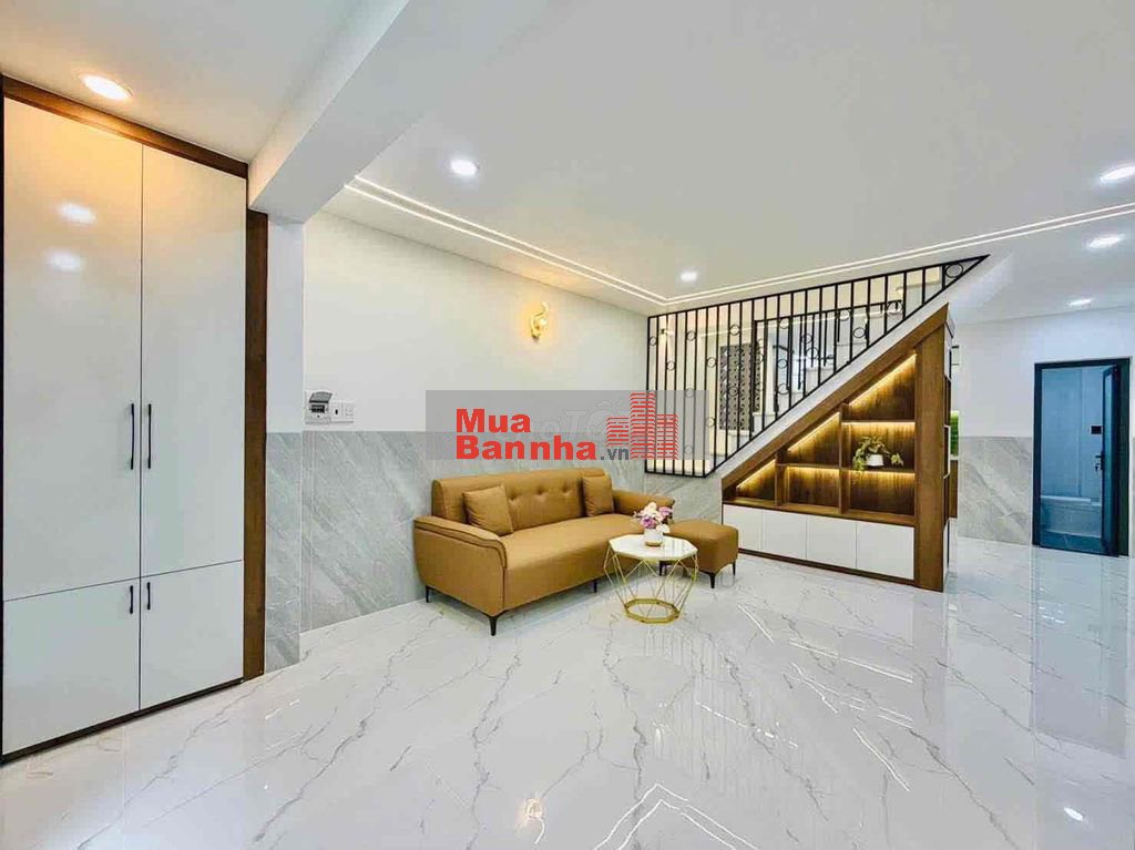 Nhà DT: 4m x 10.5m(Nở H.4.30m)Đúc 1lầu,full nội thất đầy đủ