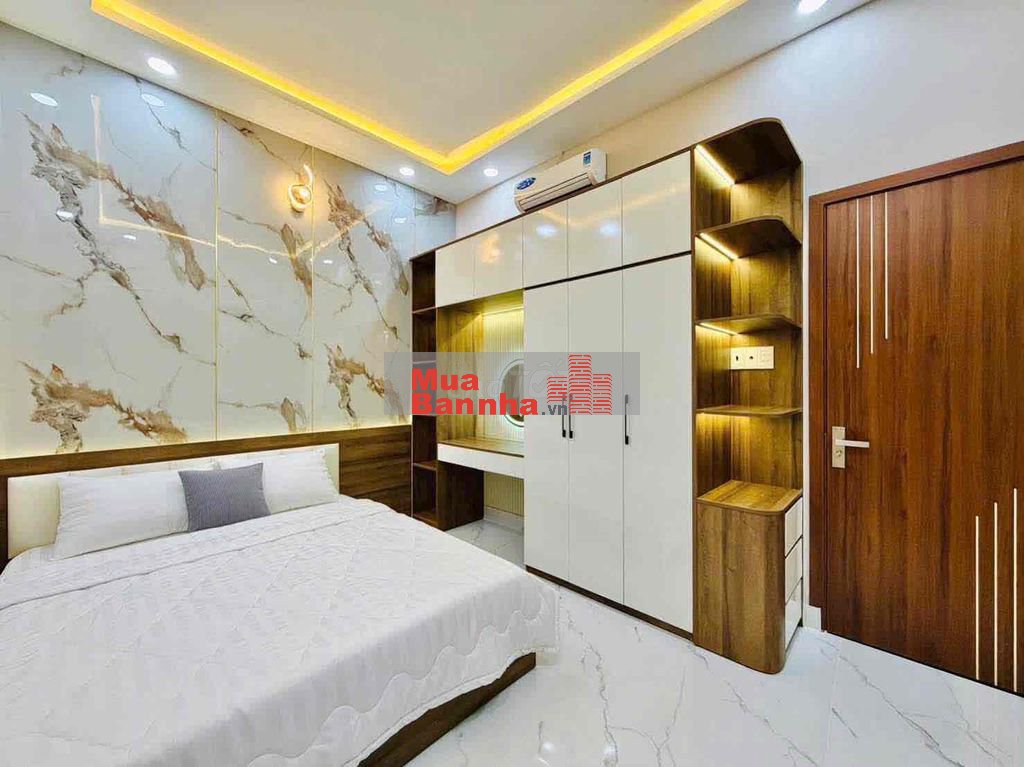 Nhà DT: 4m x 10.5m(Nở H.4.30m)Đúc 1lầu,full nội thất đầy đủ