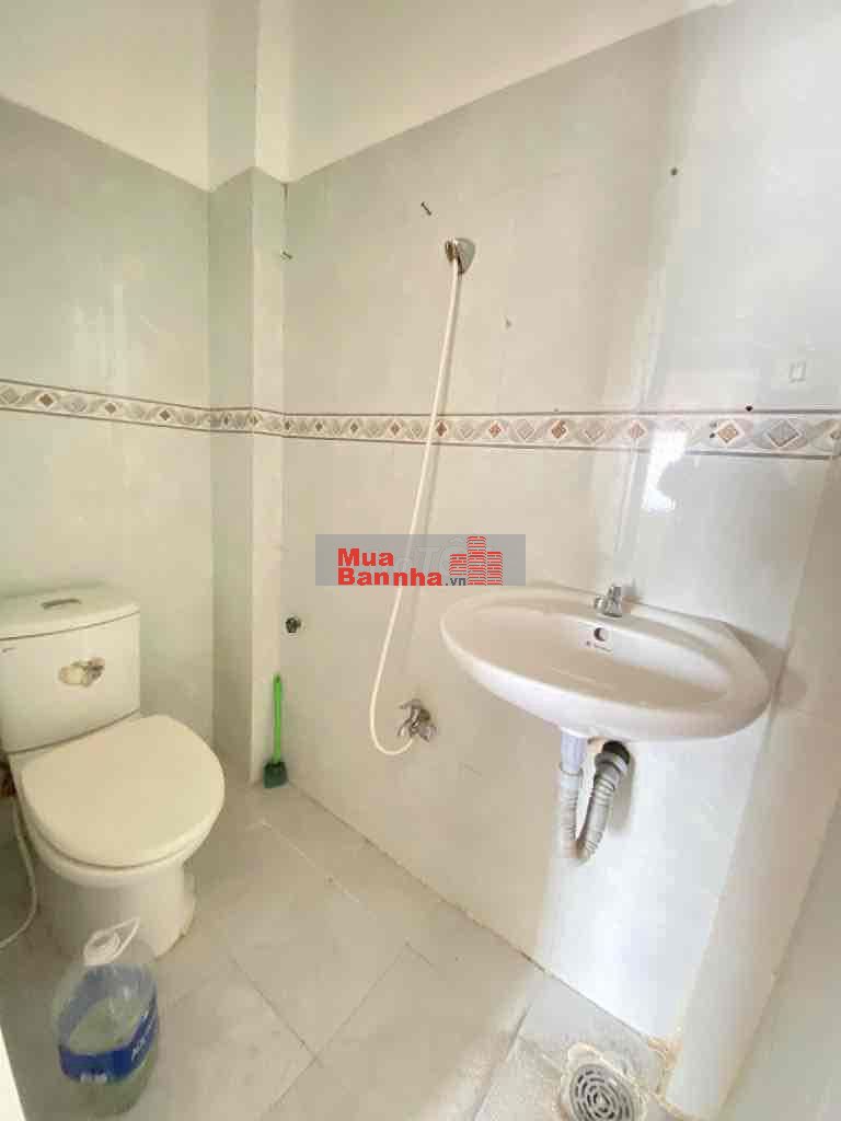 NHÀ 3 TẦNG HOÀN CÔNG ĐỦ - CHỈ 1T900 - KHÔNG DÍNH QUY HOẠCH , TL