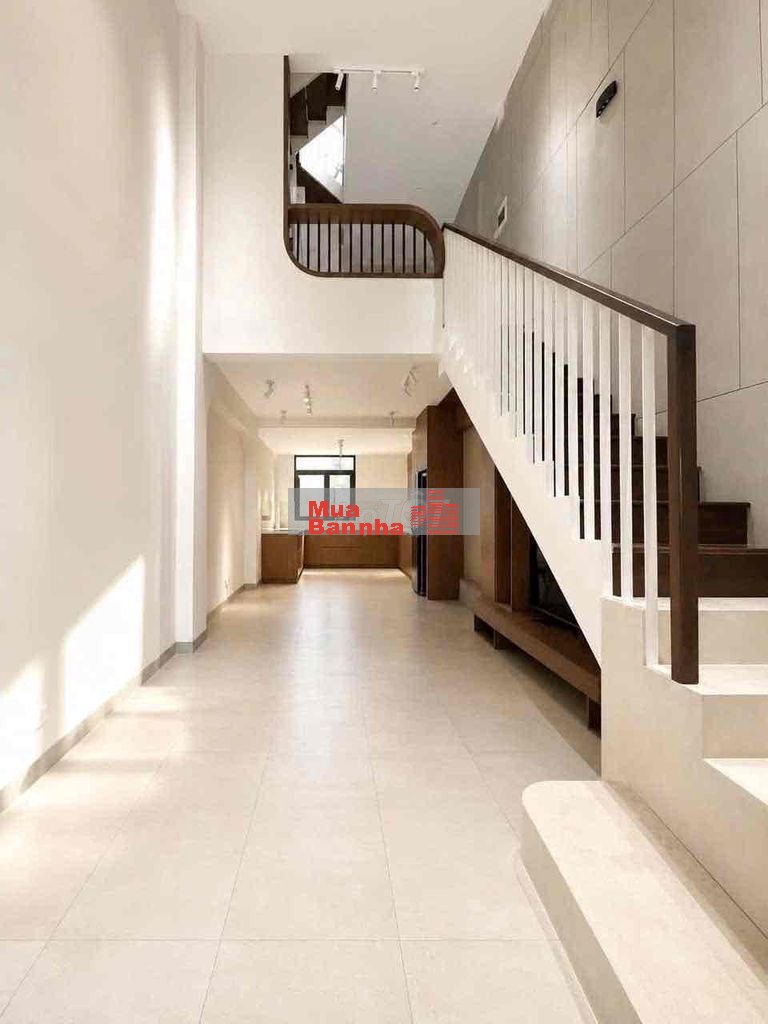 BÁN NHÀ 3 LẦU KHU BÊN SÔNG GIGAMALL