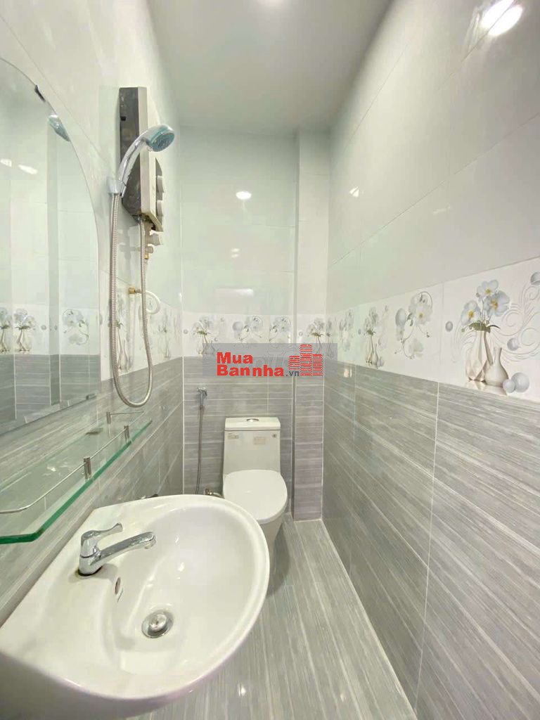 Bán Nhà HXH Trần Phú. Sát Quận 1 - 3.5 x 7.5 - 3 tầng - Giá 4.9 tỷ TL
