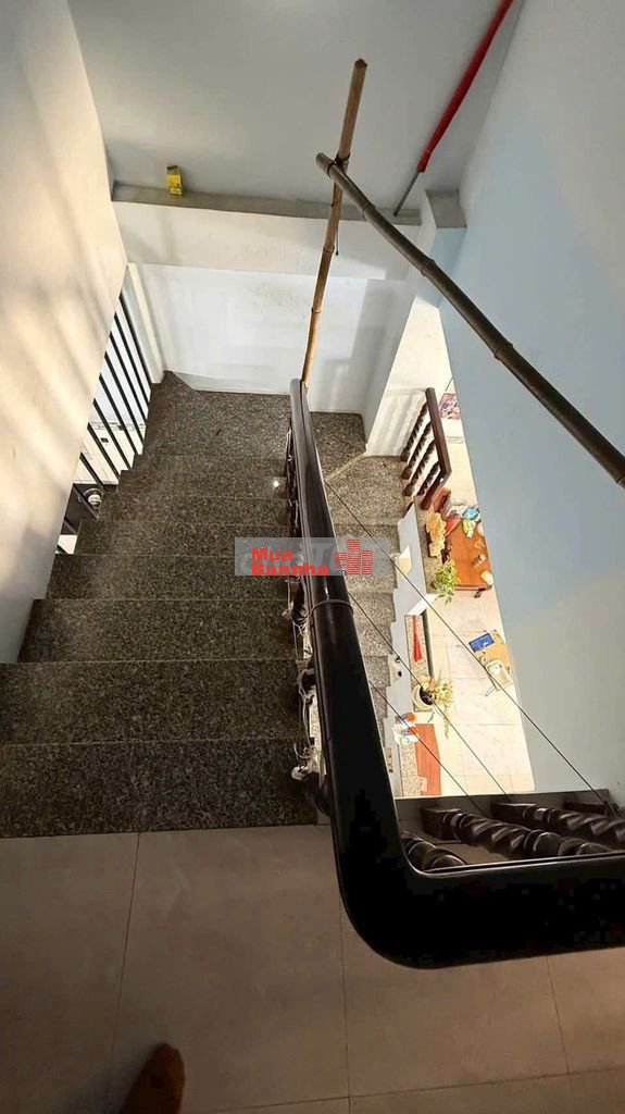 NHÀ 2 TẦNG LÒ LU NGAY ĐÔNG TĂNG LONG