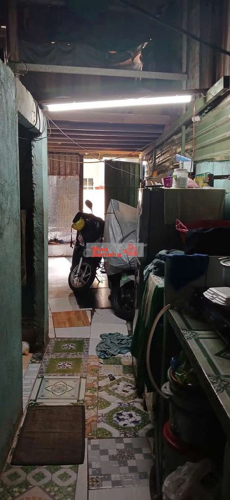 bán nhà cấp 4, có gác lửng, 1 phòng ngủ, gần chợ dĩ An 2